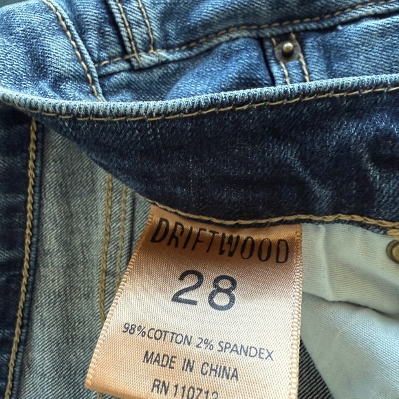 Driftwood Koi Fish Embroidered Marilyn Jeans Women’s Size 28 (Hard to Find)! - Picture 6 of 6